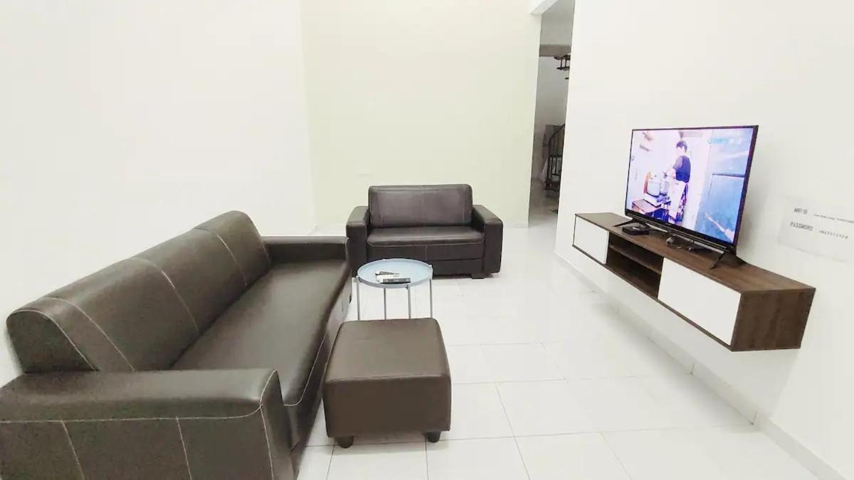 Area Indahpura Or Taman Bersatu 3-4br Near Aeon Airport Jpo * Kulai