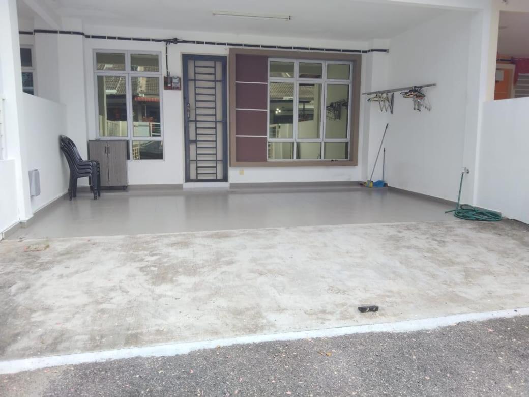 Area Indahpura Or Taman Bersatu 3-4br Near Aeon Airport Jpo Villa