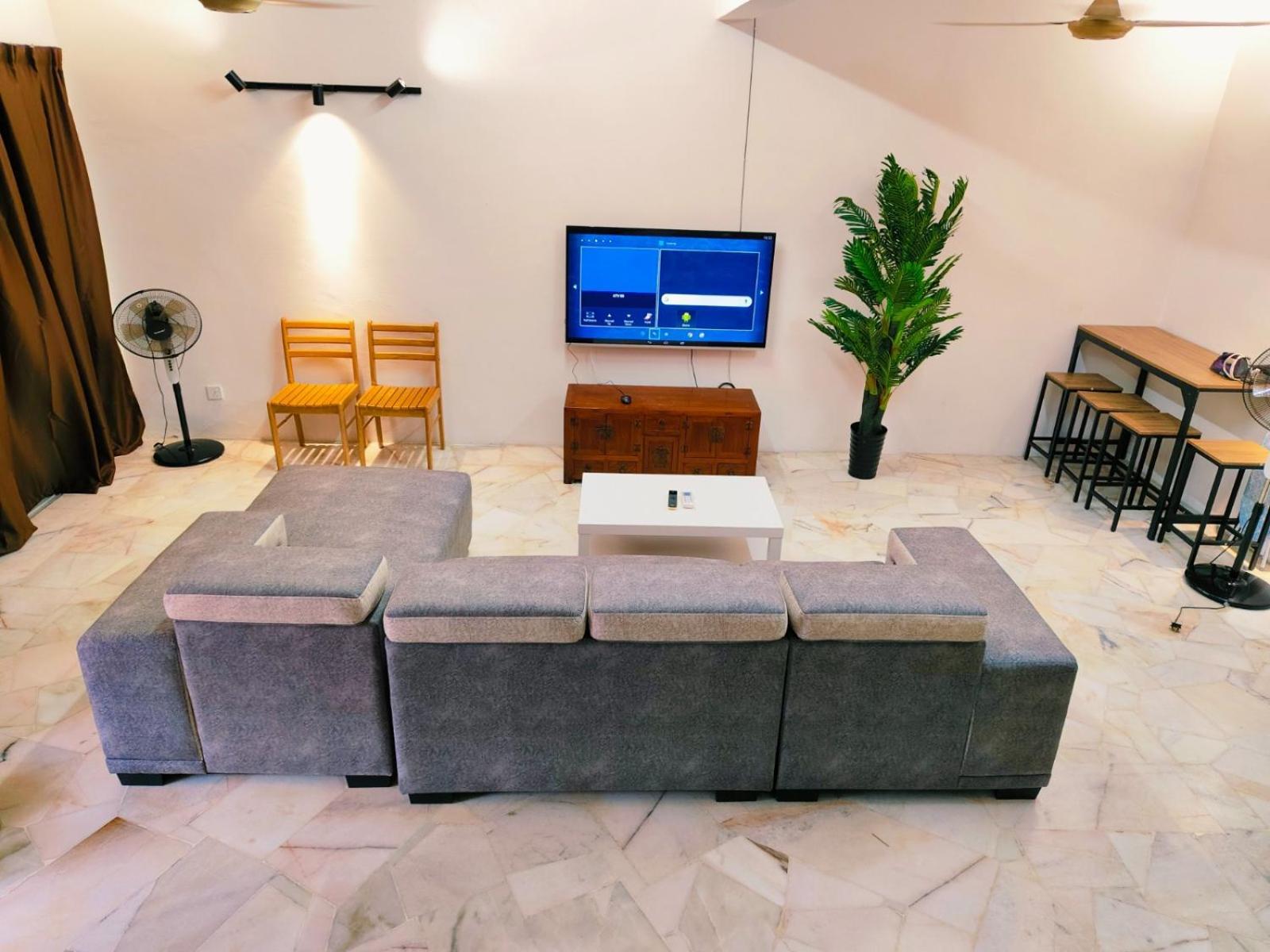 Area Indahpura Or Taman Bersatu 3-4br Near Aeon Airport Jpo Villa Kulai