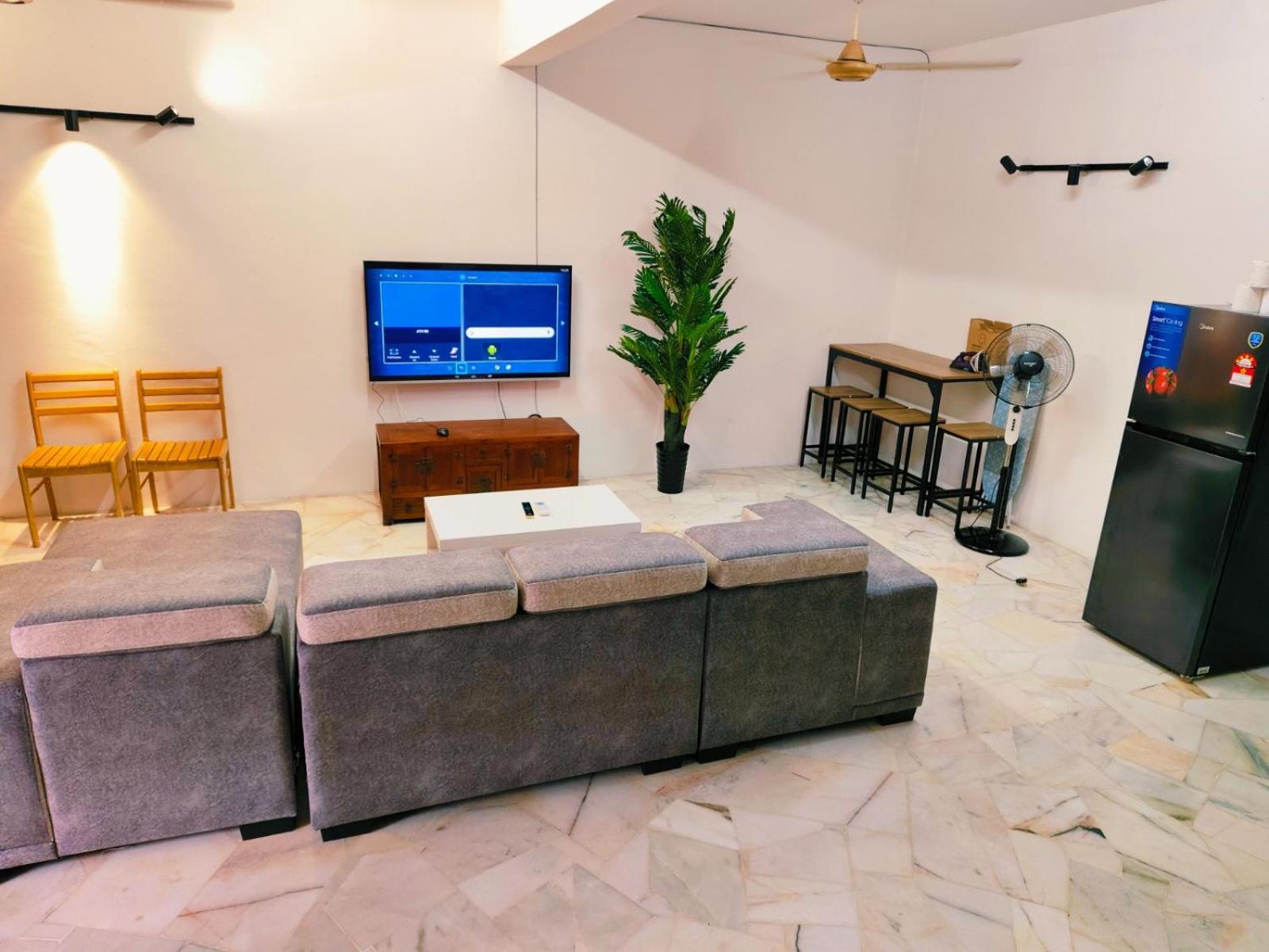 Area Indahpura Or Taman Bersatu 3-4br Near Aeon Airport Jpo * Kulai
