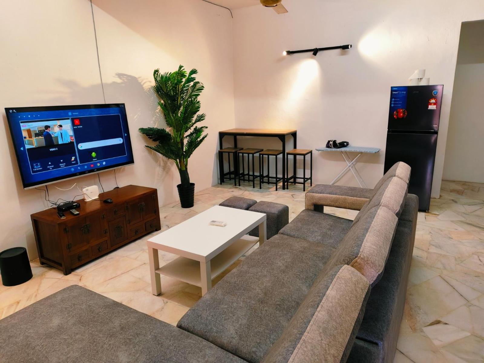 Villa Area Indahpura Or Taman Bersatu 3-4br Near Aeon Airport Jpo Kulai